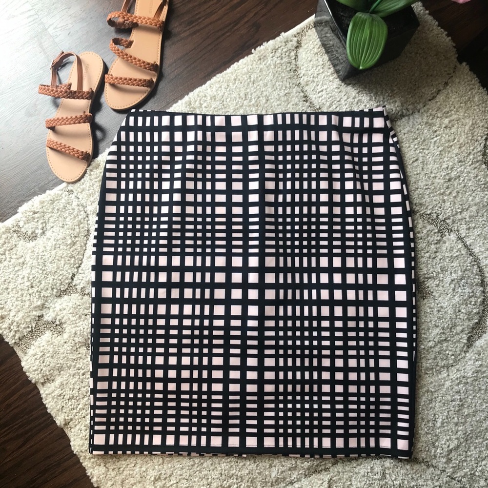 Black Pink Grid Pencil Skirt Size XL
